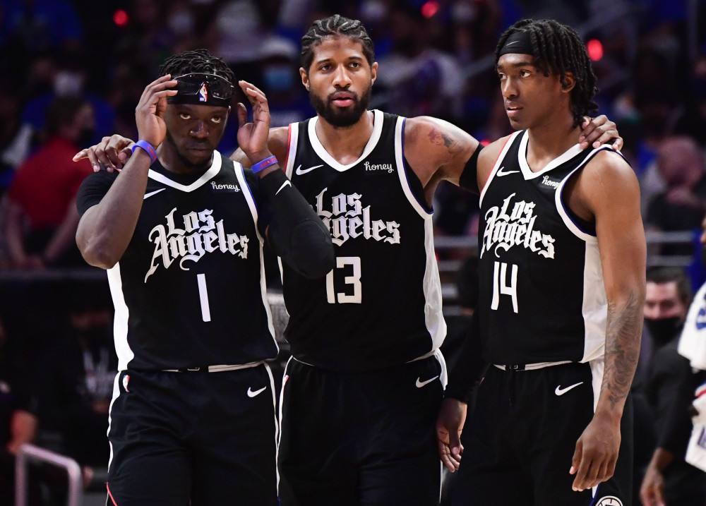 成都蓉城主帅徐正源获三年合同，球队续约并引进强援，有望冲击双冠王。（成都蓉城与徐正源签三年新约，续约核心引进强援，剑指双冠）