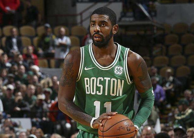 重创！皇马悍将伤缺两月 巴尔韦德或被迫改踢右后卫（噩耗！皇马大将伤停两个月 巴尔韦德或客串右后卫）