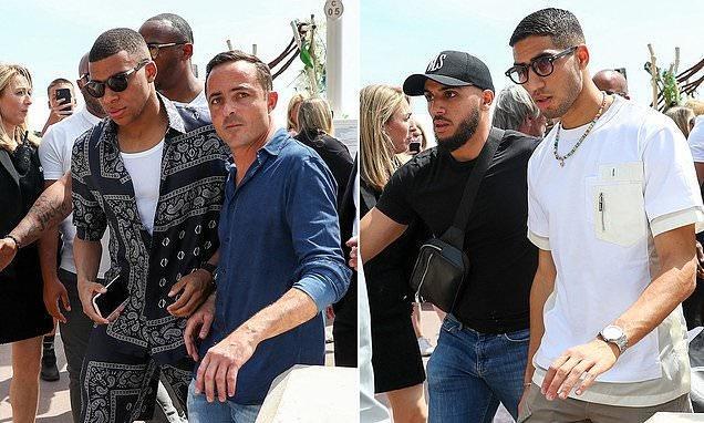 法媒：巴黎与于帕的经纪人关系密切，若他不续约会尝试免签（法媒：巴黎与于帕经纪团队关系良好，若续约搁浅将寻求自由身引进）