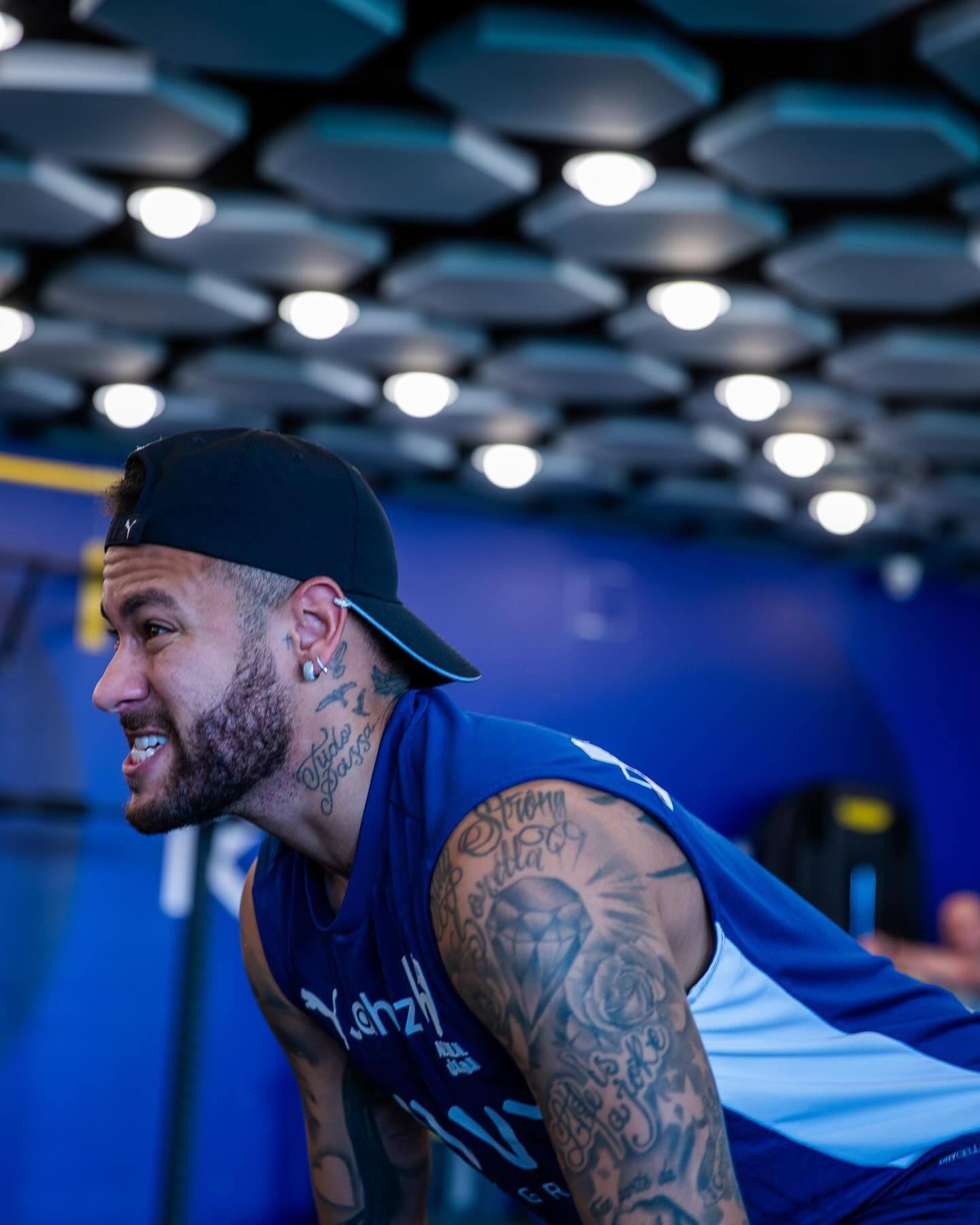 罗体：那不勒斯优先考虑在冬窗租借球员，但要先卖掉一些球员（罗体：那不勒斯冬窗引援以租借为主，需先出售部分球员）