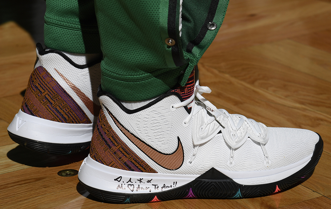 NBA官网更新MVP榜：约基奇、SGA、东契奇高居前三（NBA官网最新MVP排名出炉：约基奇、SGA、东契奇包揽前三）