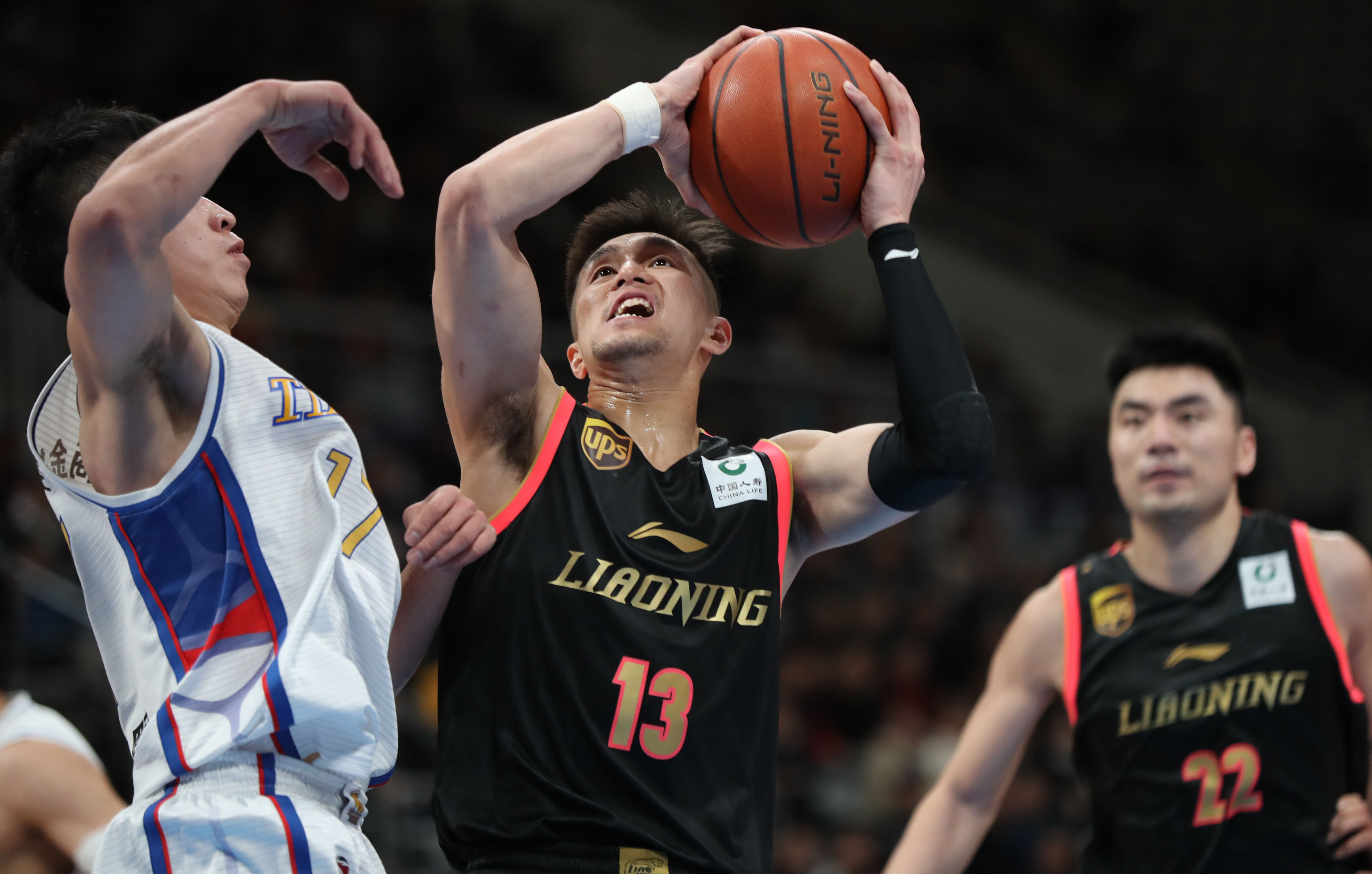 海兰德：泰伦卢在开玩笑，他是一个很棒教练&好人（海兰德：泰伦卢只是开个玩笑，他既是出色的教练也是好人）