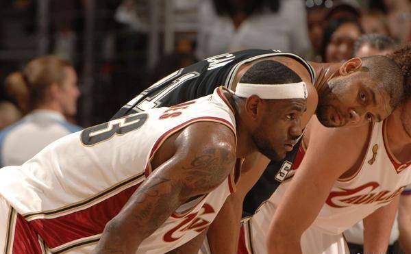 罗马诺：由于铃木彩艳受伤，帕尔马将评估自由市场上的门将（罗马诺：铃木彩艳受伤后，帕尔马将考察自由门将人选）