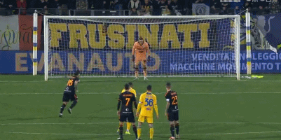 迪马：为荷兰队上演首秀的瓦伦特本来可以代表意大利队出战（迪马：完成荷兰首秀的瓦伦特原本有资格为意大利出战）