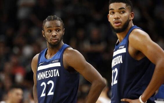 经纪人：如果孔蒂继续执教那不勒斯，洛博特卡可能会要求离队（经纪人：孔蒂若留任那不勒斯，洛博特卡或申请转会）