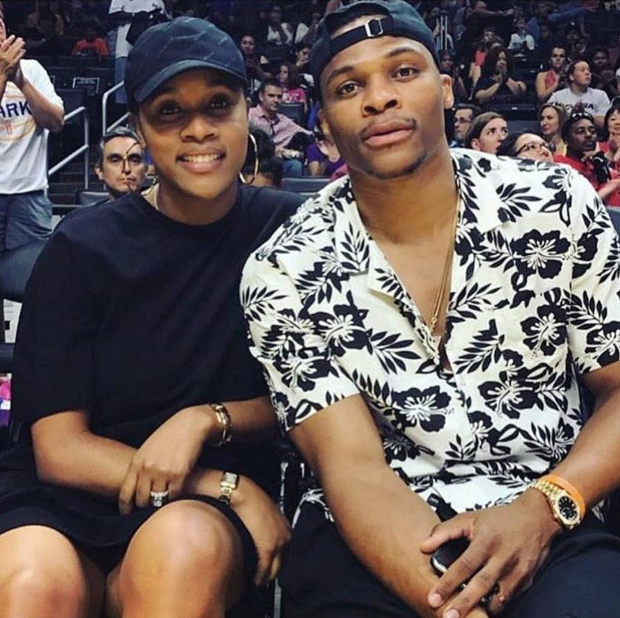 尼克斯主场目前12胜1负 创队史33年来的主场最佳开局战绩！（尼克斯主场12胜1负，创队史近33年最佳主场开局）