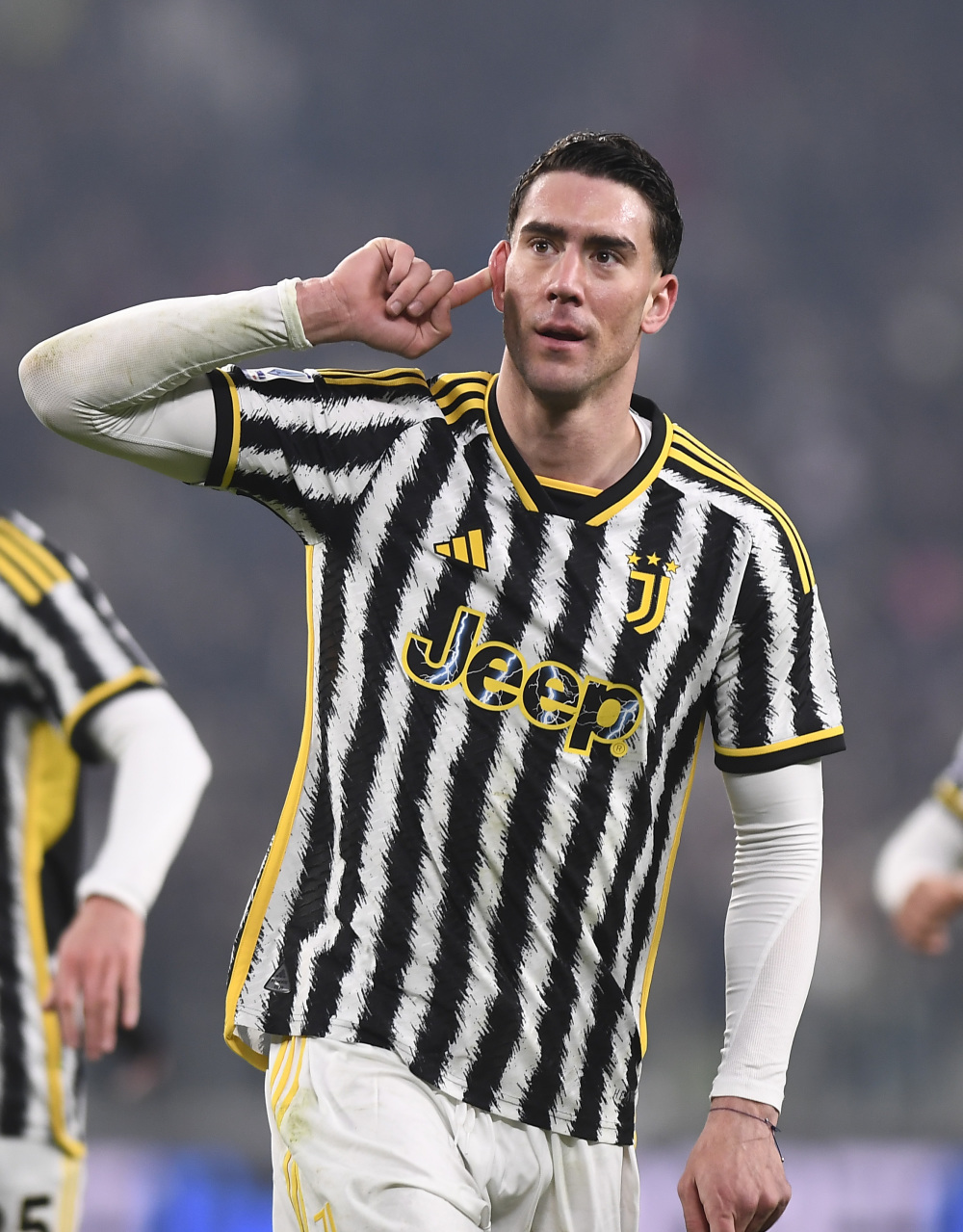 斯洛特：范戴克因病缺席今日比赛，布拉德利因小伤缺阵（斯洛特：范戴克因病无缘今日出战，布拉德利轻伤缺席）