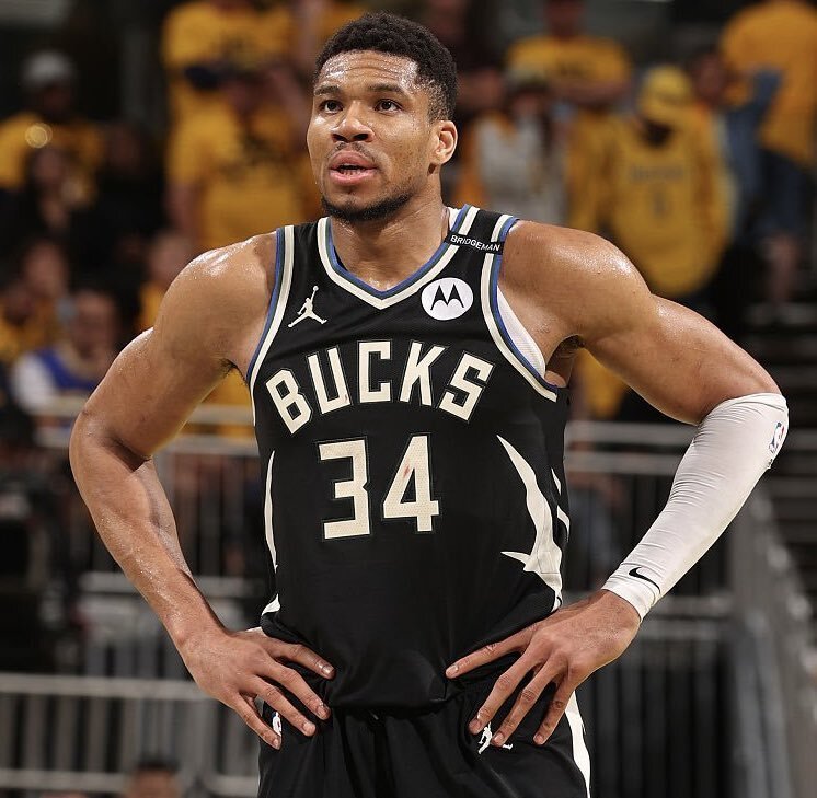 半场战报：意大利1-0挪威，皮奥破门，迪马尔科送助攻（半场速递：意大利暂领先挪威1-0，皮奥建功，迪马尔科送出助攻）