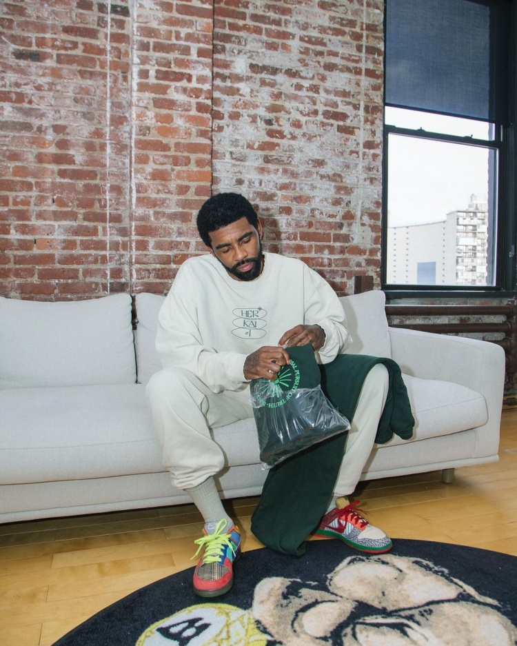 鲍尔超远三分再中，扩大领先优势（鲍尔再飙超远三分，领先优势进一步扩大）