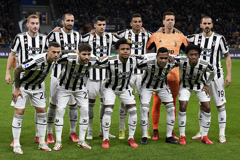 米兰官方欢迎里贝里造访米兰内洛，并发布其与迈尼昂合影（米兰官方晒照：里贝里做客米兰内洛，与迈尼昂同框）